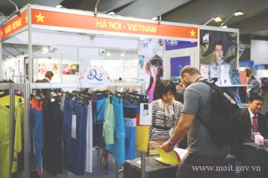 Các doanh nghiệp Việt nam đã có dịp cạnh tranh với các doanh nghiệp khác trên thế giới.