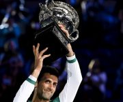 Novak Djokovic, Naomi Osaka vô địch Australian Open 2021