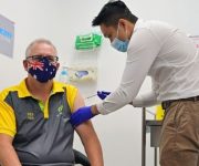Thủ tướng Australia tiêm vaccine Covid-19