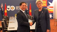 Bộ trưởng Ngoại giao Bùi Thanh Sơn gặp Bộ trưởng Ngoại giao Australia Penny Wong