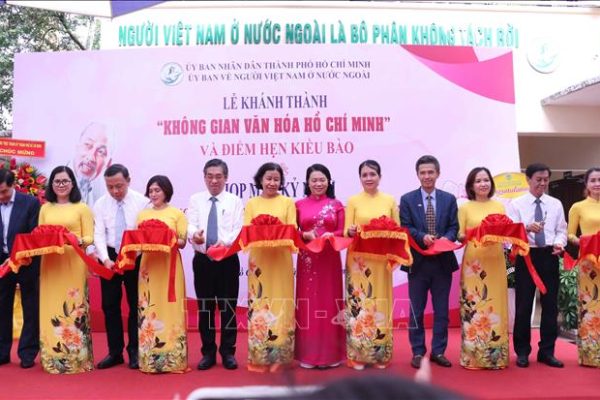 Khánh thành ‘Không gian văn hóa Hồ Chí Minh’ và ‘Điểm hẹn kiều bào’