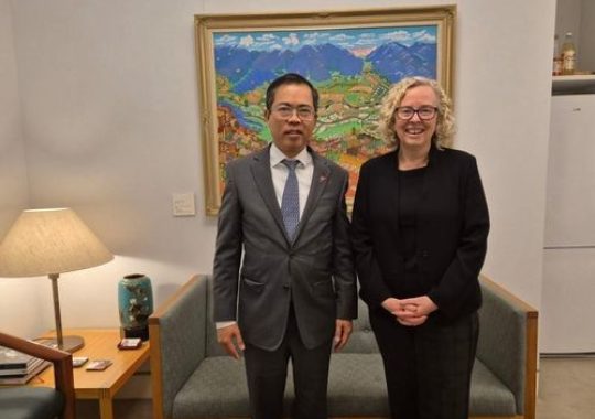Đại sứ Phạm Hùng Tâm gặp Phó Chủ tịch Hạ viện Australia Sharon Claydon
