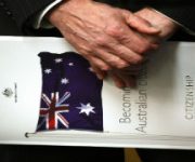 Úc siết chặt quy định nhập cư đối với người nước ngoài