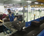 Hải quan khẳng định: Công chức Hải quan không lấy cắp hành lý tại sân bay