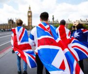 Brexit “cứng” có thể khiến người Anh nghèo đi