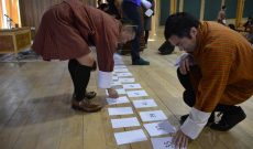 GS Oxford mê mẩn cách người Bhutan dạy toán cho học sinh