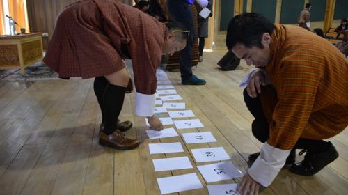 GS Oxford mê mẩn cách người Bhutan dạy toán cho học sinh