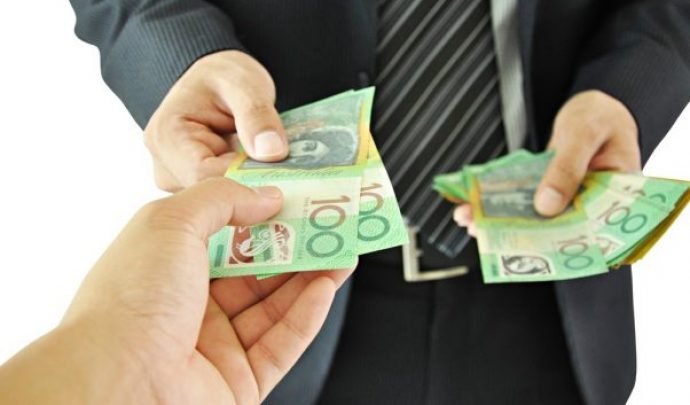 Úc: Sẽ xử phạt người giao dịch tiền mặt mà không có hóa đơn?
