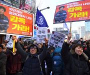 Hàn Quốc họp khẩn về ảnh hưởng kinh tế sau khi tổng thống bị phế truất