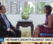 Thủ tướng Nguyễn Xuân Phúc trả lời phỏng vấn Bloomberg: Việt Nam sẽ đạt mục tiêu tăng trưởng 6,7%