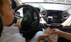 Lái xe Uber, Grab “ngã ngửa” vì bị truy thu thuế