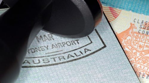 Australia bắt giữ và trục xuất hàng trăm lao động nước ngoài bất hợp pháp